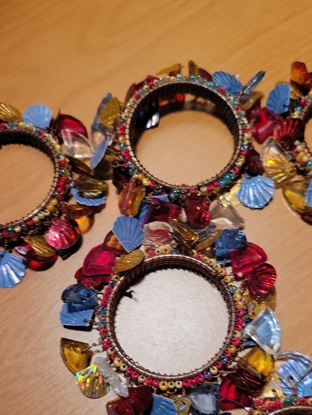 Pier 1  7 Napkin Rings Colorful Coastal Beaded Seashell Blue, Pink, Gold Accents